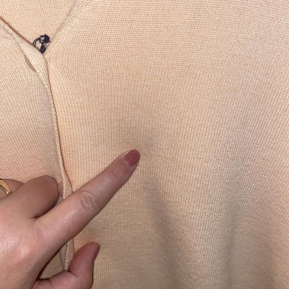 Vintage Koret Womens Cardigan Size Medium Pink Embroidered Floral Grandma V-Neck - Picture 10 of 10